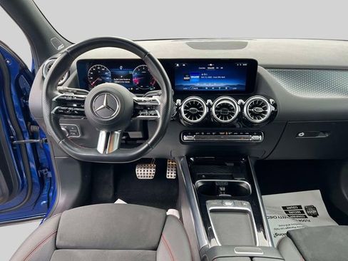 Used 2025 Mercedes-Benz GLA 250 4MATIC image 17