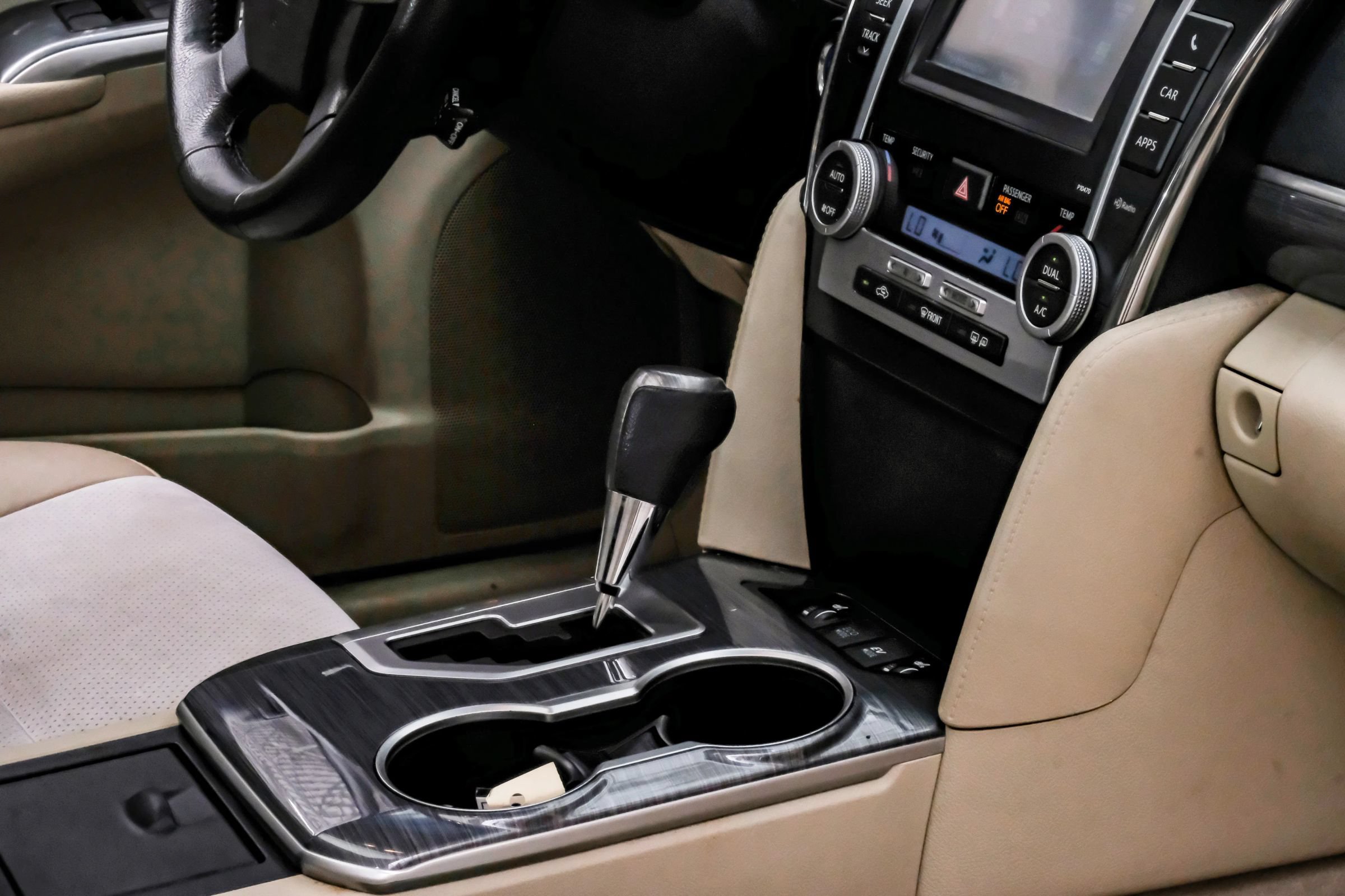Used 2013 Toyota Camry XLE w/ Leather Pkg FWD image 20