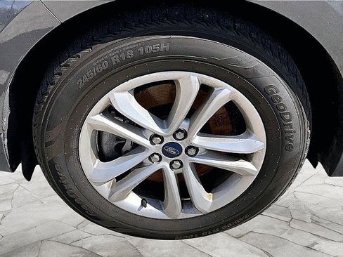 Used 2019 Ford Edge SEL w/ Cold Weather Package image 33