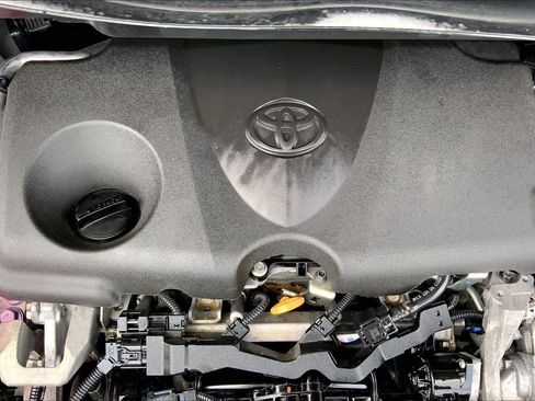 Used 2021 Toyota Sienna XLE FWD image 31