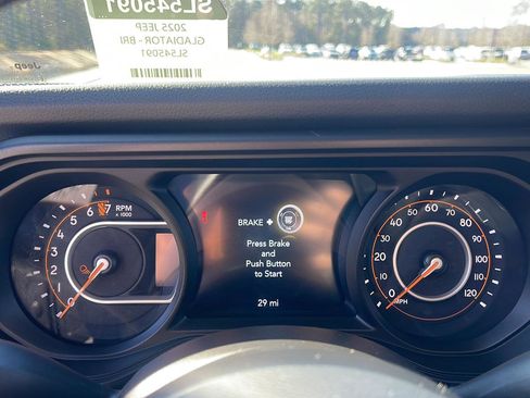 New 2025 Jeep Gladiator Willys image 17