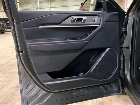 Certified 2025 Ford Explorer ST-Line w/ ST-Line Street Pack image 21