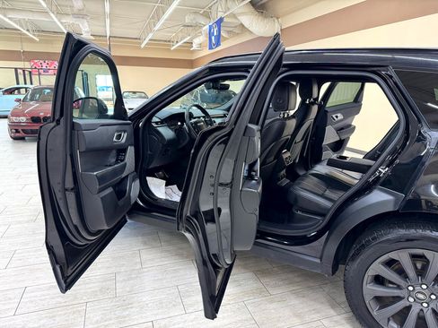 Used 2018 Land Rover Range Rover Velar R-Dynamic SE image 14