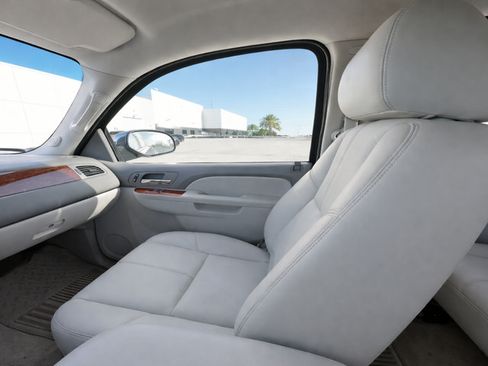 Used 2013 Chevrolet Avalanche LT w/ All-Star Edition RWD image 10