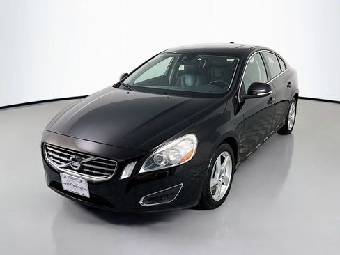 Used 2013 Volvo S60 T5 FWD image 1