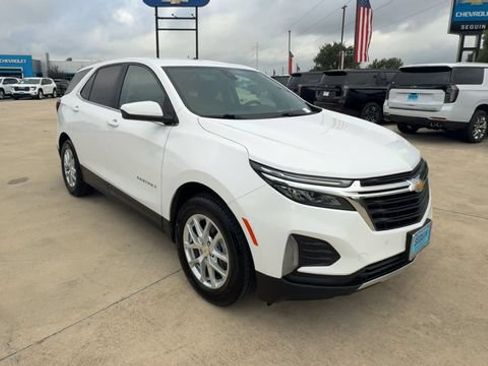 Certified 2024 Chevrolet Equinox LT FWD image 2