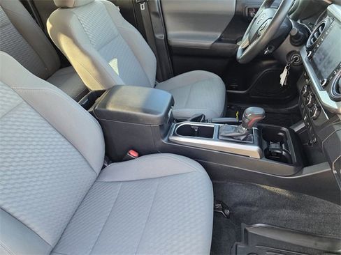 Used 2022 Toyota Tacoma SR5 image 11