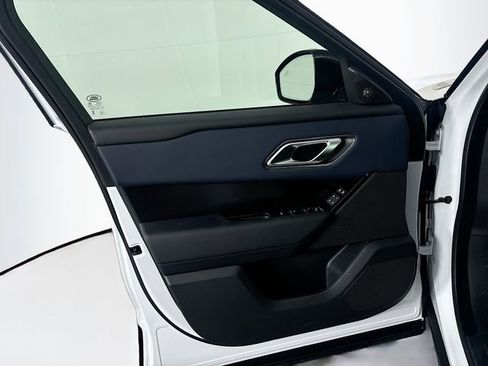 Used 2026 Land Rover Range Rover Velar Dynamic SE image 11