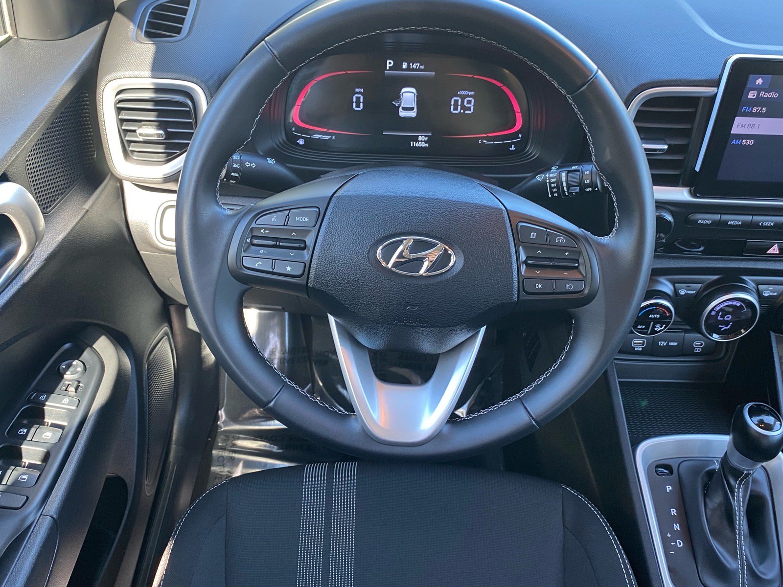 Used 2025 Hyundai Venue SEL FWD image 5