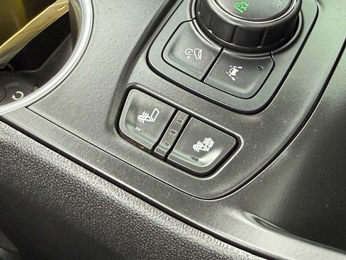 Used 2021 GMC Terrain SLE w/ Driver Convenience Package AWD/4WD image 30