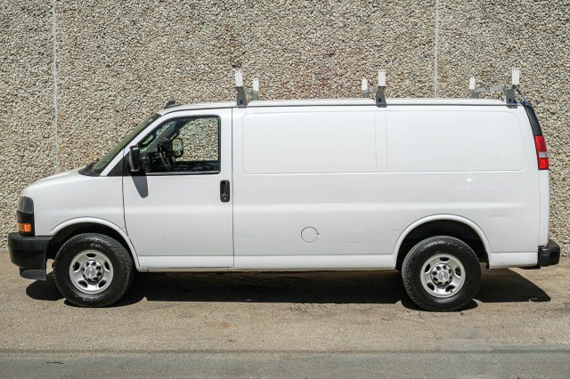 Used 2020 Chevrolet Express 3500 w/ Driver Convenience Package RWD image 11