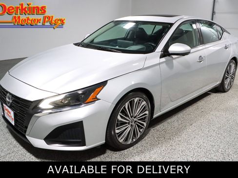Used 2023 Nissan Altima 2.5 SL image 1