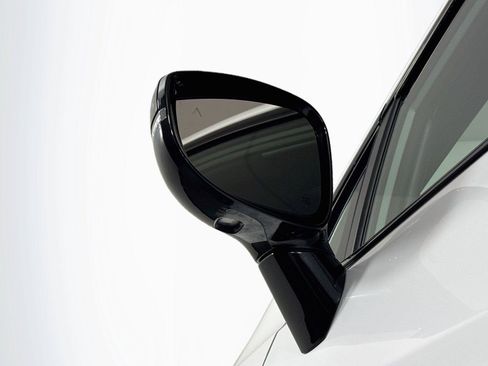 Used 2025 Chrysler Pacifica Limited FWD image 5