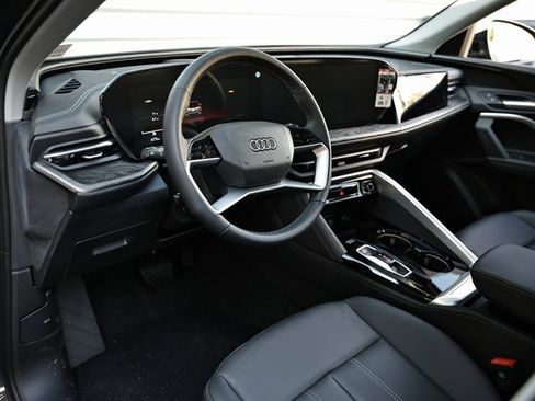 New 2025 Audi Q5 Premium image 19