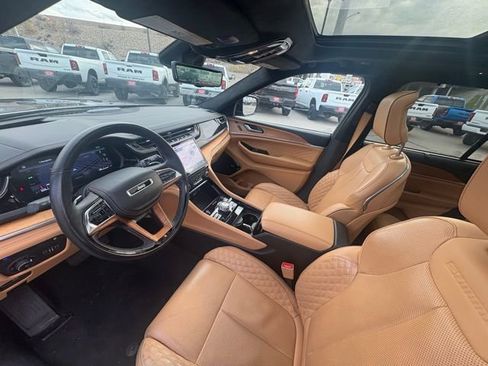 Used 2022 Jeep Grand Cherokee Summit image 16