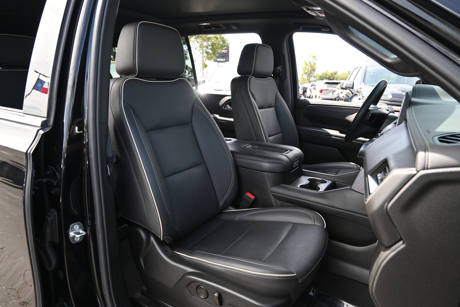 Used 2024 GMC Yukon XL SLT w/ SLT Luxury Package AWD/4WD image 26