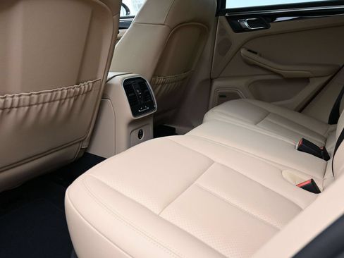 Certified 2026 Porsche Macan AWD/4WD image 22