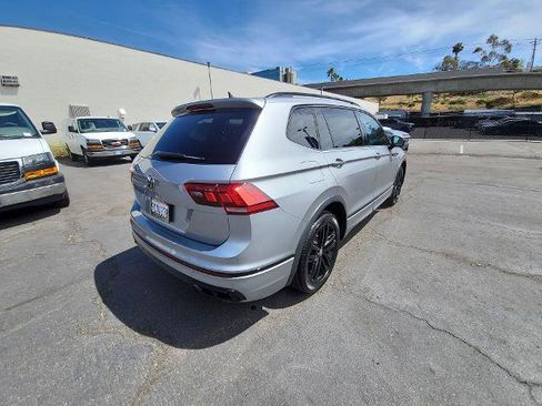 Used 2022 Volkswagen Tiguan SE R-Line image 8