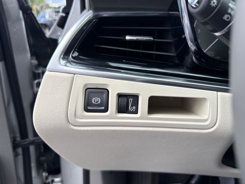 Used 2020 Cadillac XT6 Premium Luxury image 22