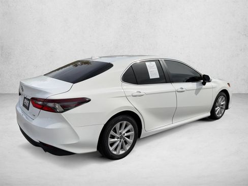Used 2023 Toyota Camry LE w/ Convenience Package FWD image 5