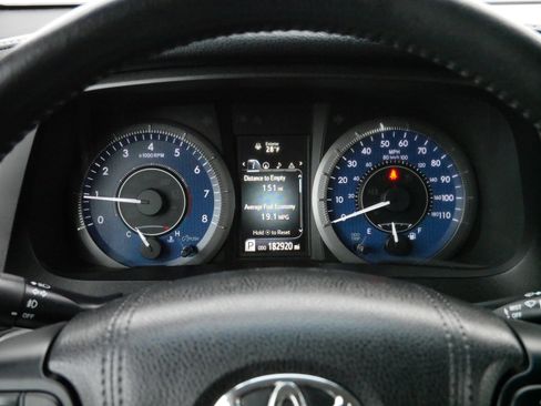 Used 2016 Toyota Sienna XLE image 21