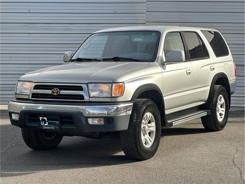 Used 2000 Toyota 4Runner SR5 image 6
