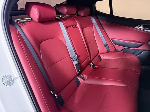 Used 2019 Kia Stinger GT1 image 33