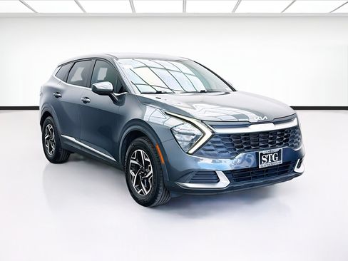 Used 2023 Kia Sportage LX FWD image 3