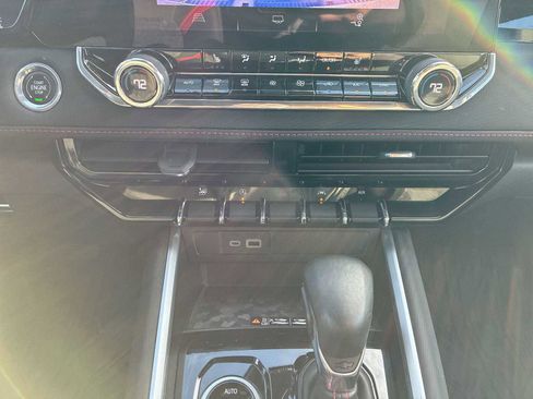 Used 2023 Chevrolet Colorado Z71 image 17