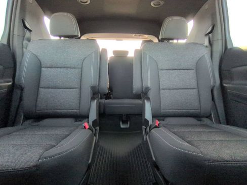 New 2026 Chevrolet Traverse LT w/ Driver Confidence Package FWD image 5