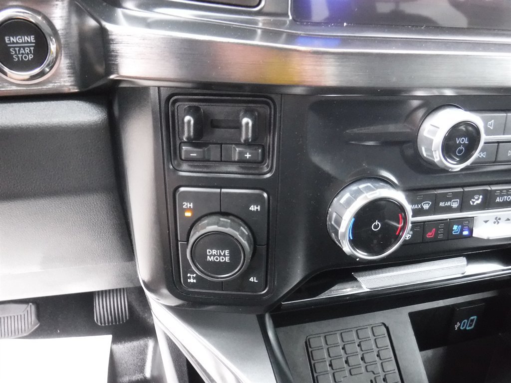 Used 2024 Ford F250 Lariat w/ Sport Appearance Package AWD/4WD image 20