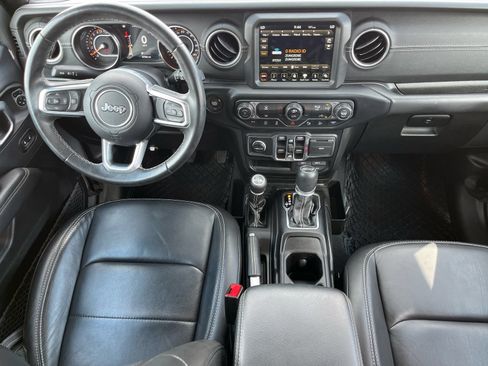 Used 2019 Jeep Wrangler Unlimited Sahara AWD/4WD image 12