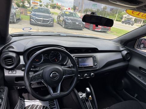 Used 2019 Nissan Kicks S FWD image 15