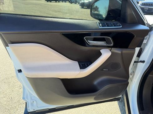 Used 2020 Jaguar F-PACE Prestige AWD/4WD image 21