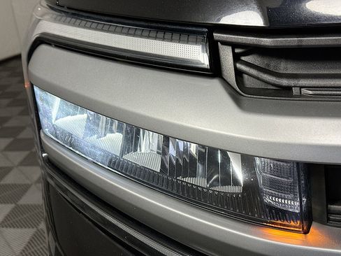 Used 2024 Ford Expedition Max XLT image 9