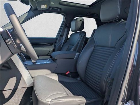 New 2026 Land Rover Discovery S AWD/4WD image 4