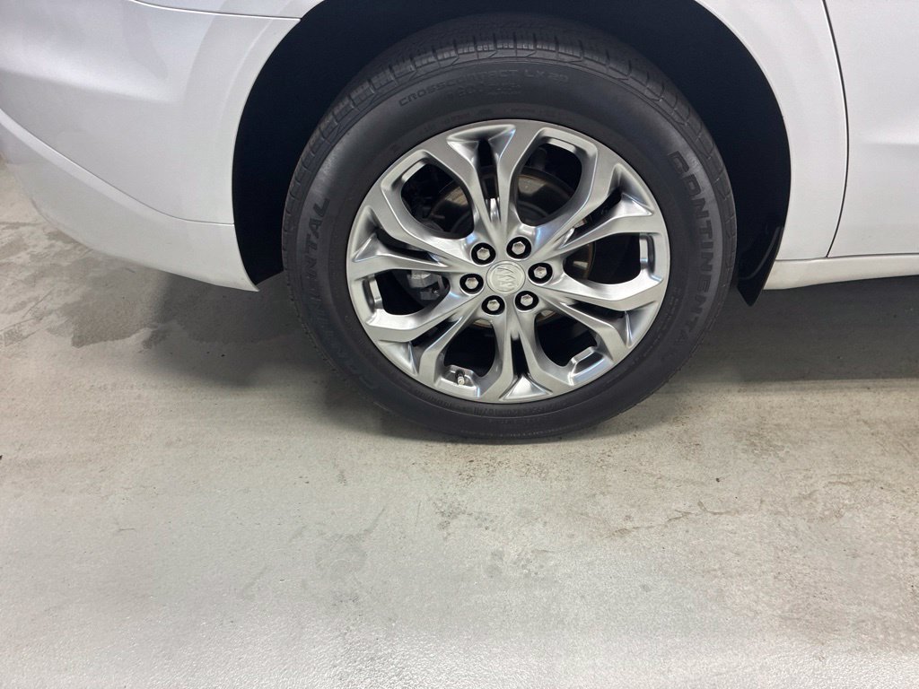 Used 2021 Buick Enclave Avenir w/ Avenir Technology Package AWD/4WD image 3