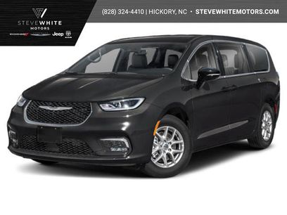 Used 2025 Chrysler Pacifica Limited