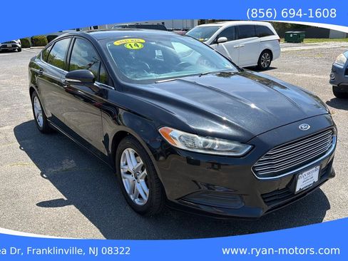 Used 2014 Ford Fusion SE FWD image 3