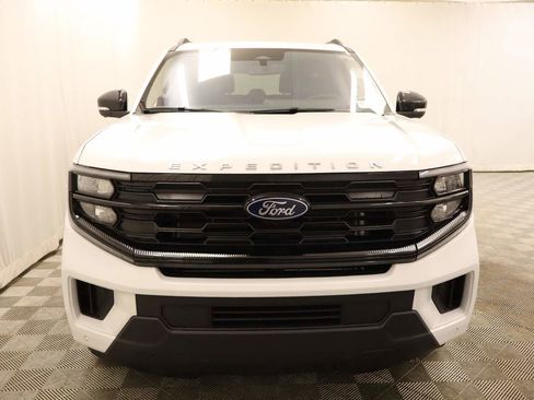 Used 2025 Ford Expedition Max Active AWD/4WD image 1