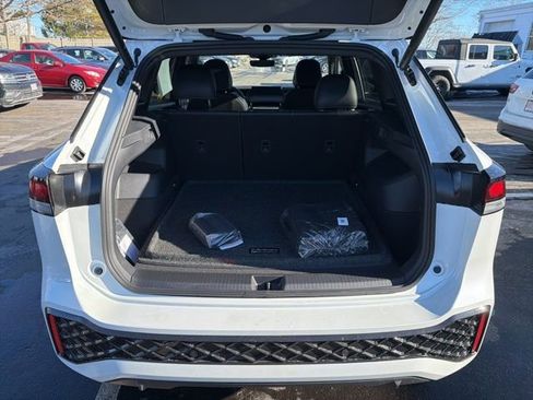 New 2026 Volkswagen Tiguan SE R-Line image 20