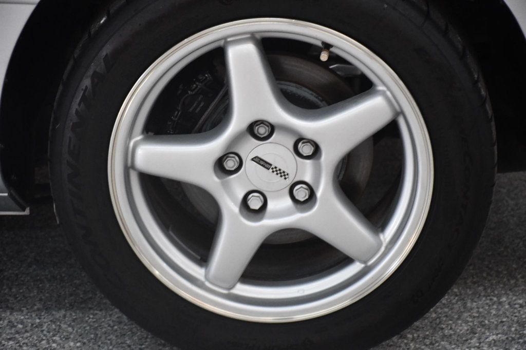 Used 1996 Chevrolet Corvette Coupe RWD image 17
