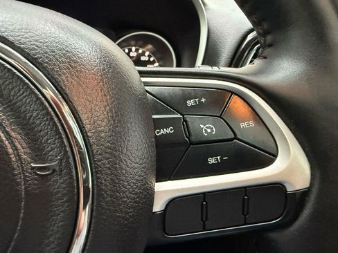 Used 2018 Jeep Compass Limited AWD/4WD image 15