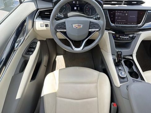 Used 2024 Cadillac XT6 Premium Luxury w/ Technology Package FWD image 19