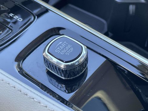 Certified 2023 Volvo XC90 B6 Ultimate AWD/4WD image 29