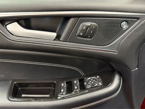 Used 2020 Ford Edge Titanium w/ Equipment Group 301A image 10