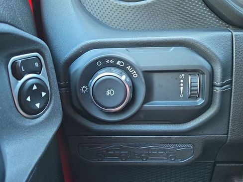 Used 2024 Jeep Wrangler Rubicon image 26
