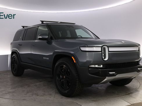 Used 2024 Rivian R1S Adventure AWD/4WD image 13