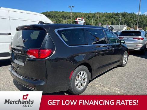 Used 2023 Chrysler Voyager LX FWD image 6