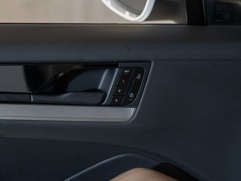 Certified 2026 Porsche Cayenne S AWD/4WD image 17